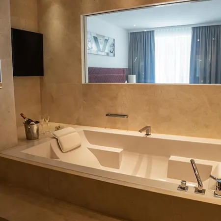Hotel Luxury Boutique Iris Porsche Mondsee