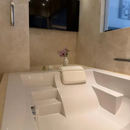 Luxury Boutique Iris Porsche Hotel Mondsee