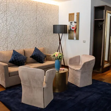 Luxury Boutique Iris Porsche Hotel